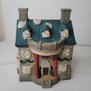 1994 Collection Ceramic Grand Hotel Christmas Village House Lighted